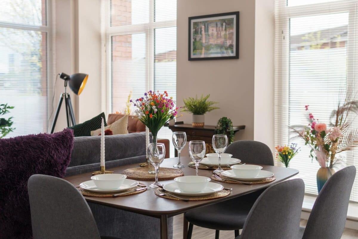 2 Bedroom Modern Apartment In Manchester Ngoại thất bức ảnh